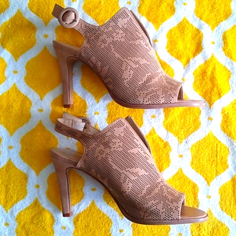 NWOT Vince Camuta  Heels 9m  FINAL
